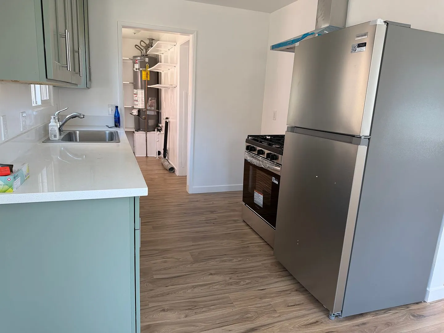 S. Lawndale Newly Remodeled 1 Bdrm House For Lease! — Photo 2