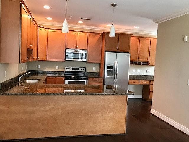 Granite counters & 42" cabinetry