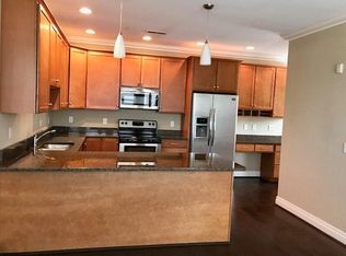 939 Perry St APT 206, Columbus, OH 43215