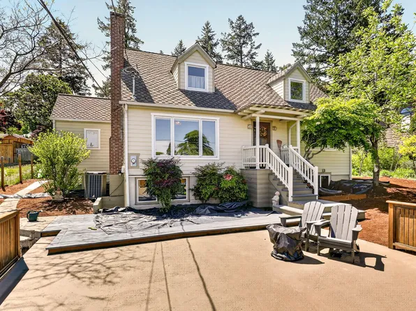 796 Forest St, Ashland, OR 97520