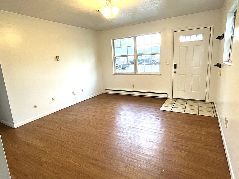 1020 Arrowhead Dr — Photo 3