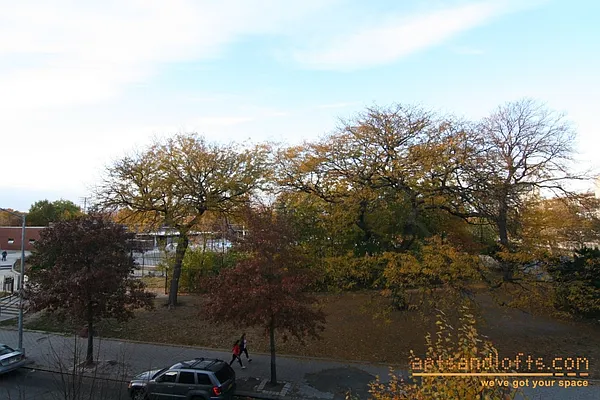 Sold by aptsandlofts.com | media 12