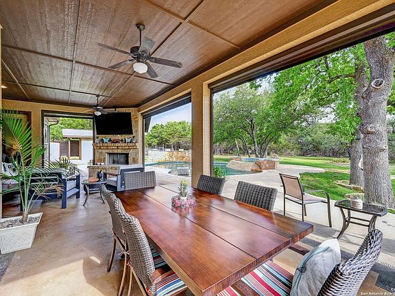 3rd image of 101 La Rosa Drive
