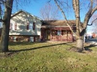 8322 Terrace Dr, Newburgh, IN 47630