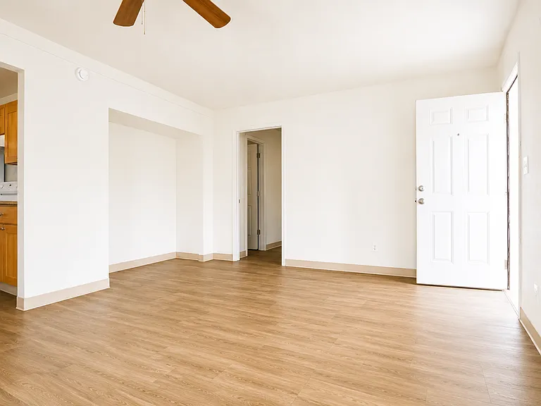 Fairway Apartments — Photo 29