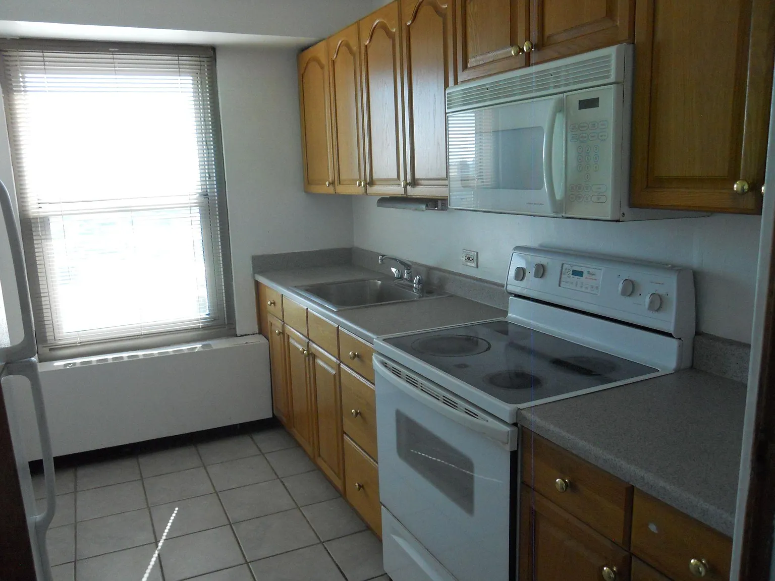 1 bed, 908 sqft, $2,100 — Photo 4