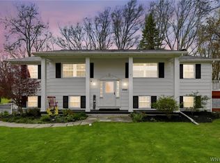 4660 Apple Dr, Lewiston, NY 14092