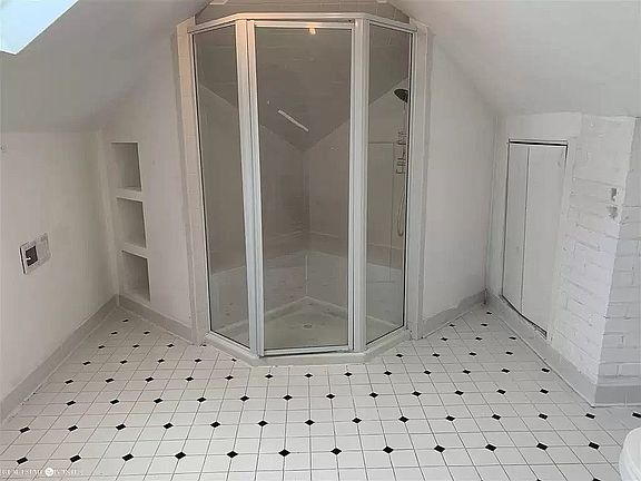 2nd Bathroom