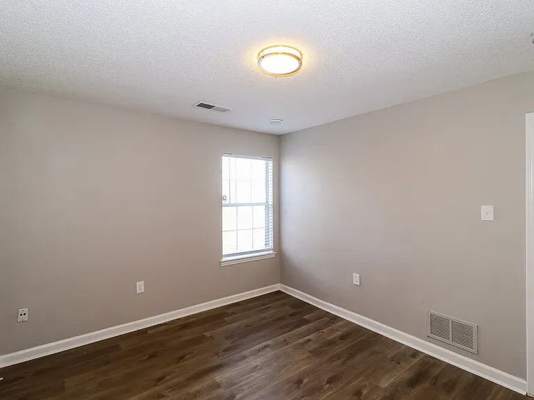 50 Lakewood Dr — Photo 12