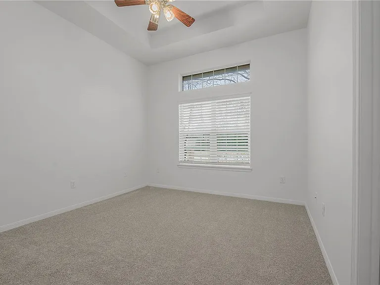 305 Stone Chase Ct — Photo 13