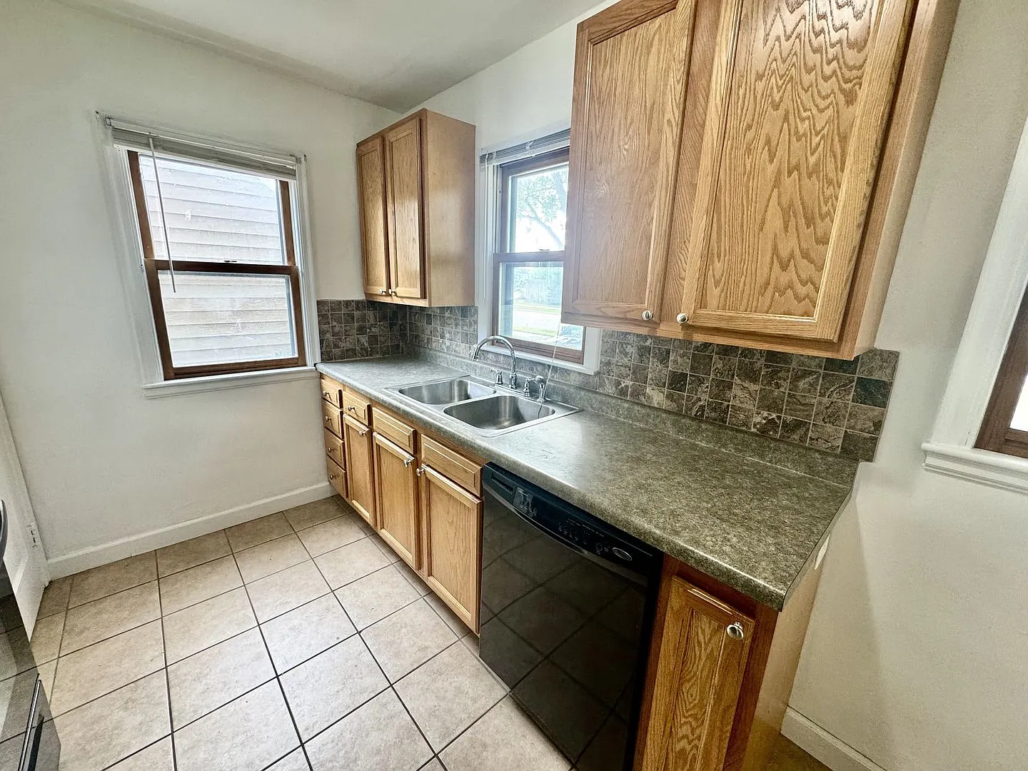 Charming & Updated 3-Bedroom Home | Fenced Backyard | Garage | Available Now — Photo 4