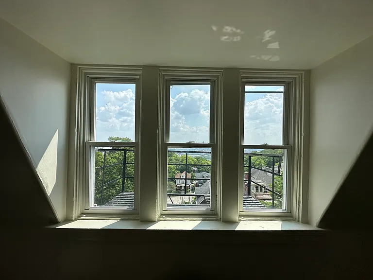 932 Summit Ave #7 — Photo 9