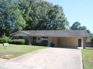 110 Friendswood Dr, Pine Bluff, AR 71603