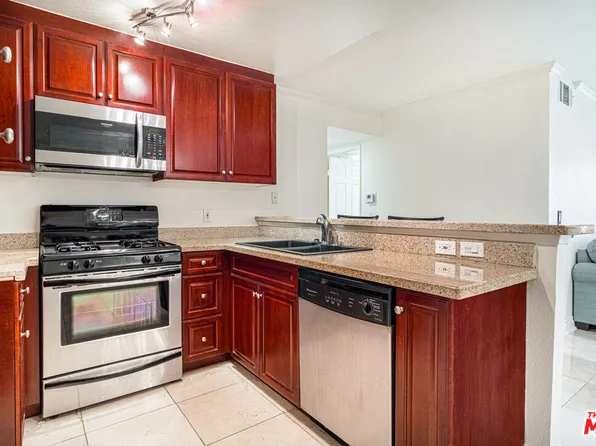 5510 Owensmouth Ave APT 123, Woodland Hills, CA 91367