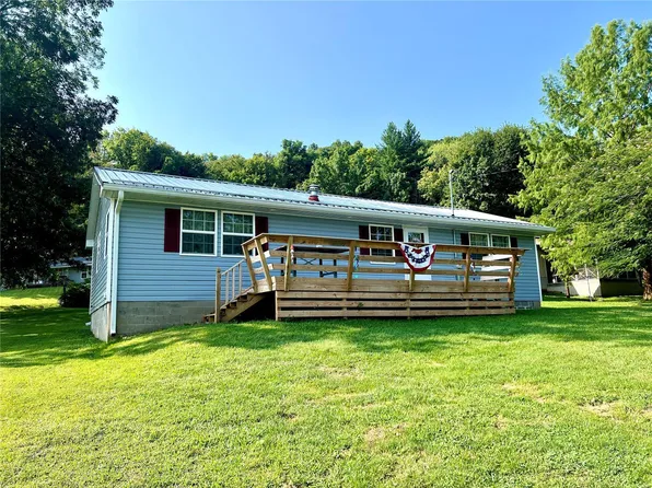 307 New St W, Kampsville, IL 62053