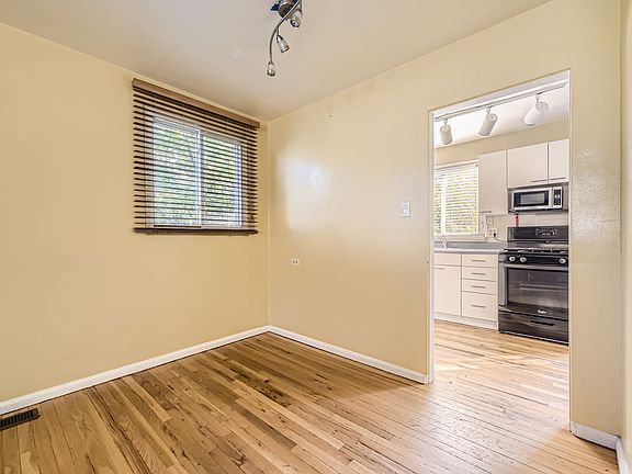 4th image of 2648 S Vine St