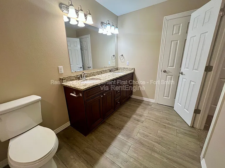 6617 Leightyn Ln — Photo 20