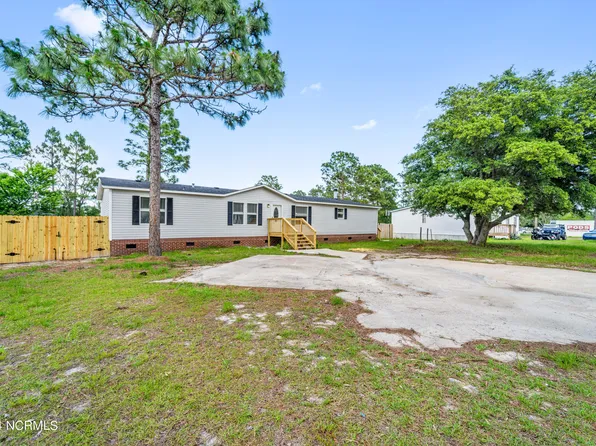 214 Castlebury Lane, Hubert, NC 28539