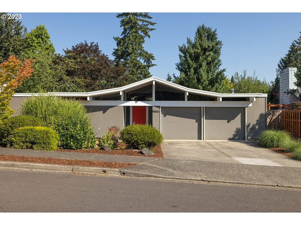 13105 SW Heather Ct photo 1