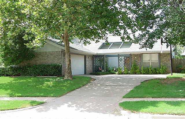 1st image of 2200 114th St