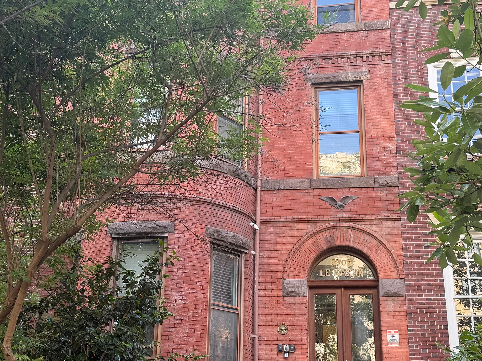 Studio, 300 sqft, $1,650 — Photo 1