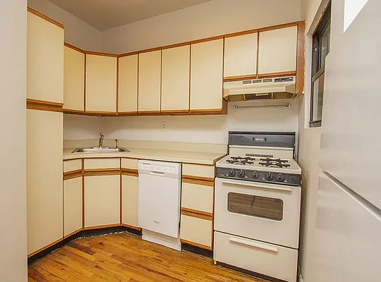 Rented by Keller Williams NYC | media 28