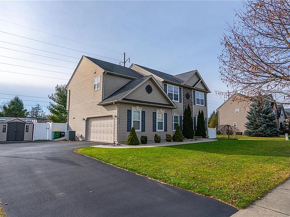 3rd image of 6560 Carmel Dr