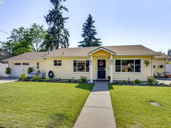 510 S 1st St, Silverton, OR 97381