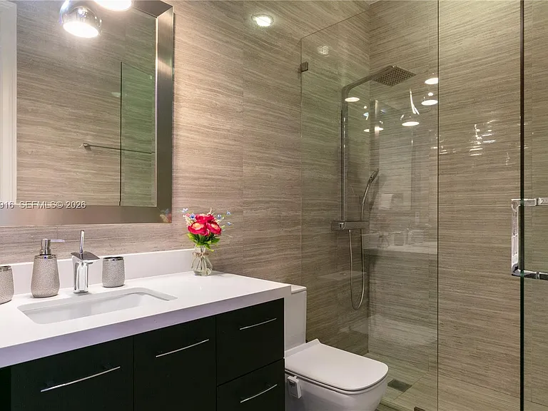 954 Sanibel Dr — Photo 33