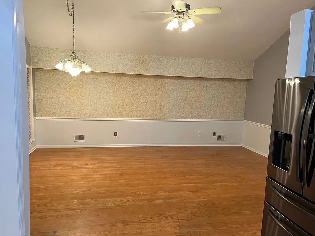 3 bed, 2.0 bath, 1293 sqft, $3,300 — Photo 4