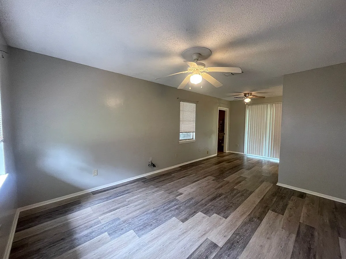 Building Photo - 1523 Lampkin Cir