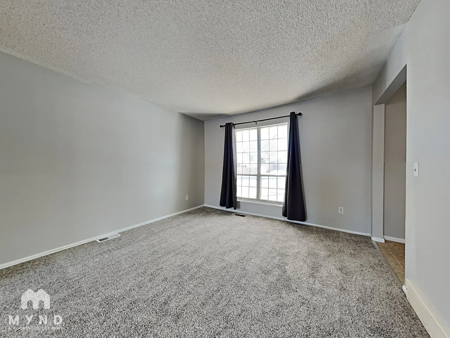 3 bed, 2.5 bath, 1919 sqft, $2,800 — Photo 4