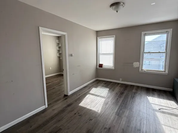 87 Warren St, Carteret, NJ 07008