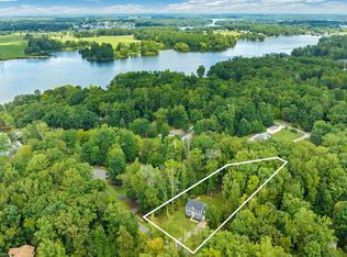 296 Robbie Rd, Bumpass, VA 23024