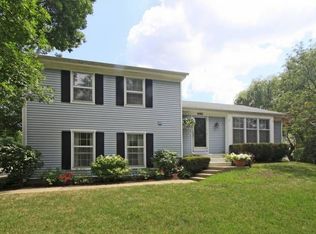 1490 Chase Ct, Buffalo Grove, IL 60089