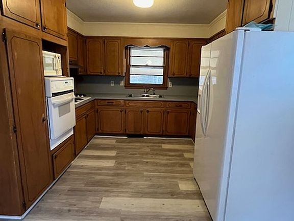 5th image of 1758 Locke Ln