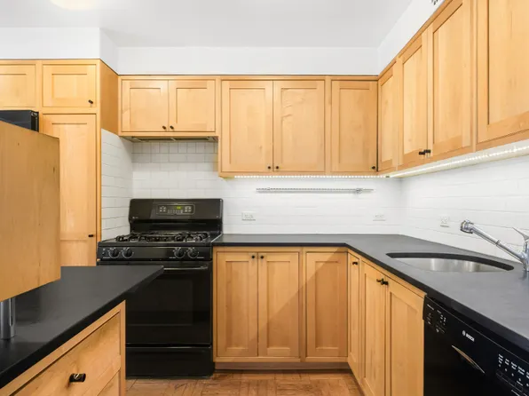 207 East 74th Street image 4 of 12