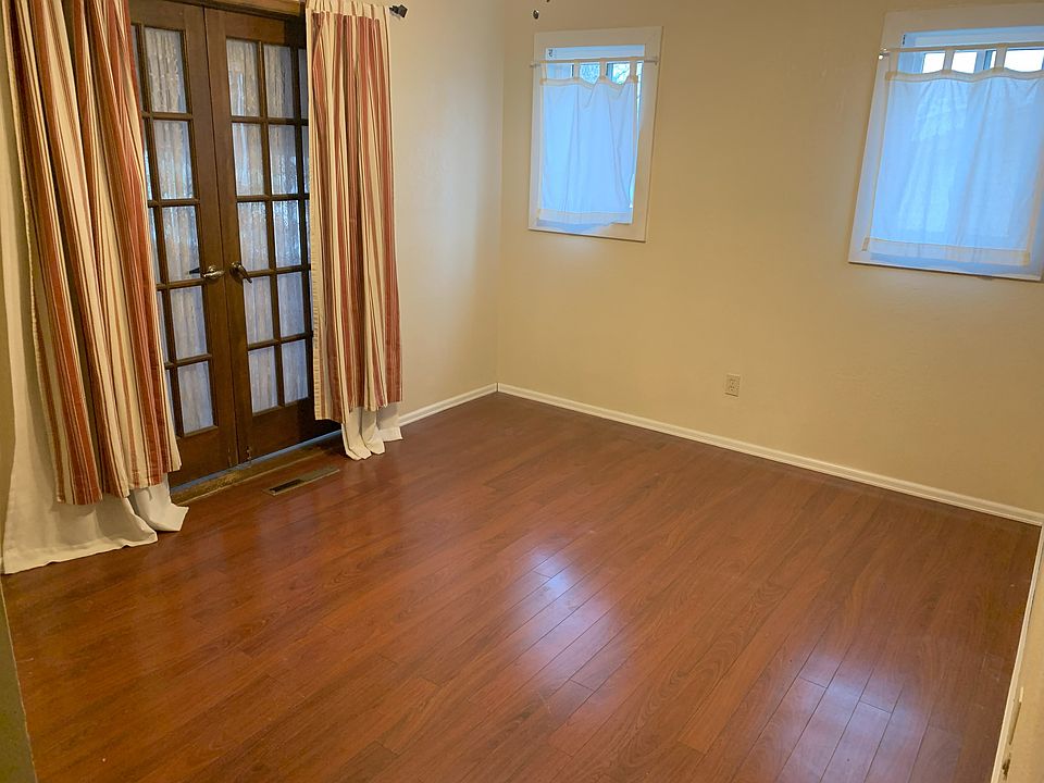 Large Upstairs Bedroom