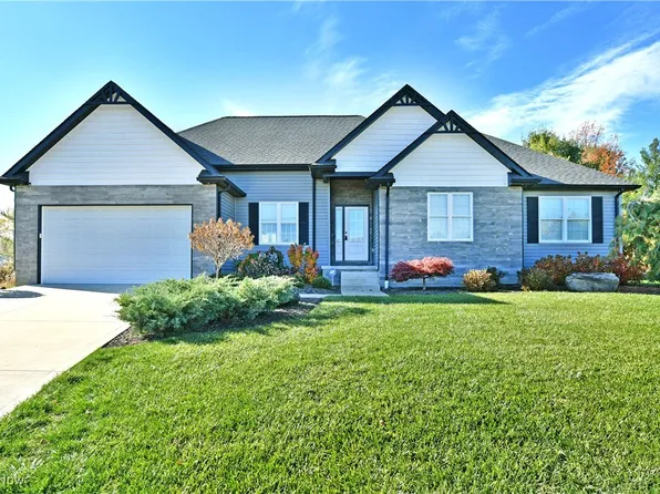 150 Cedars Dr, Poland, OH 44514