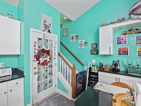 5th image of 4722 Woods Edge Dr