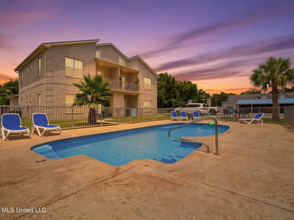 225 Winter Garden Dr #B3, Long Beach, MS 39560