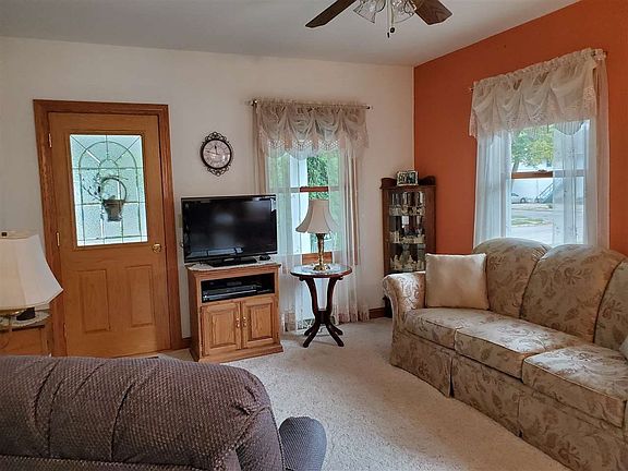 Living Rm is very spacious