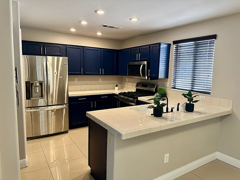 8020 Pottery Creek Dr — Photo 1