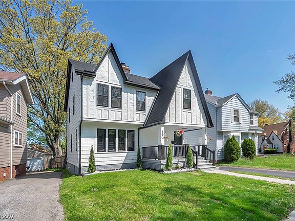 4th image of 3741 Woodridge Rd