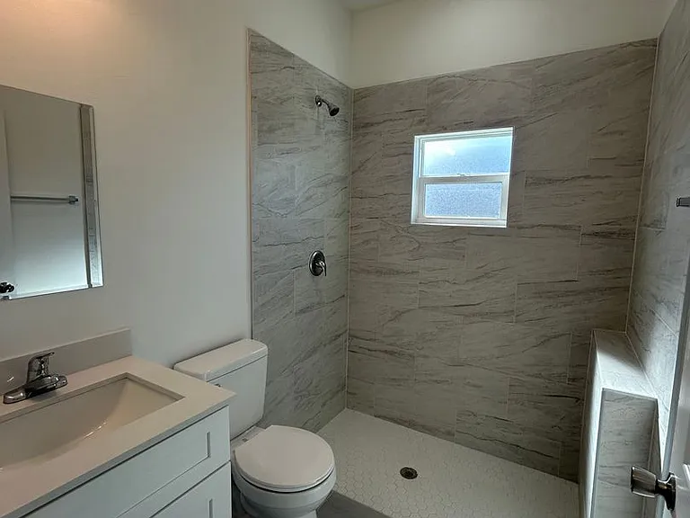 1142 Heron St — Photo 12