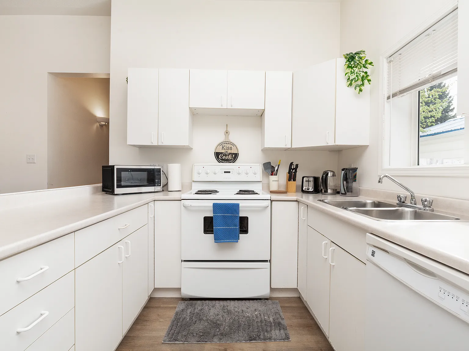 2 bed, $2,000 — Photo 3