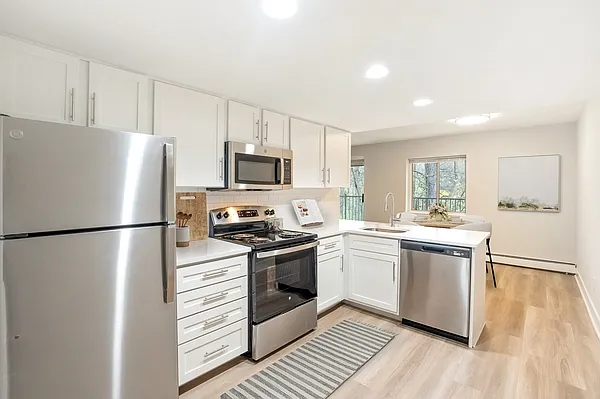 Eagle Rock Apartments at Malvern — Photo 3