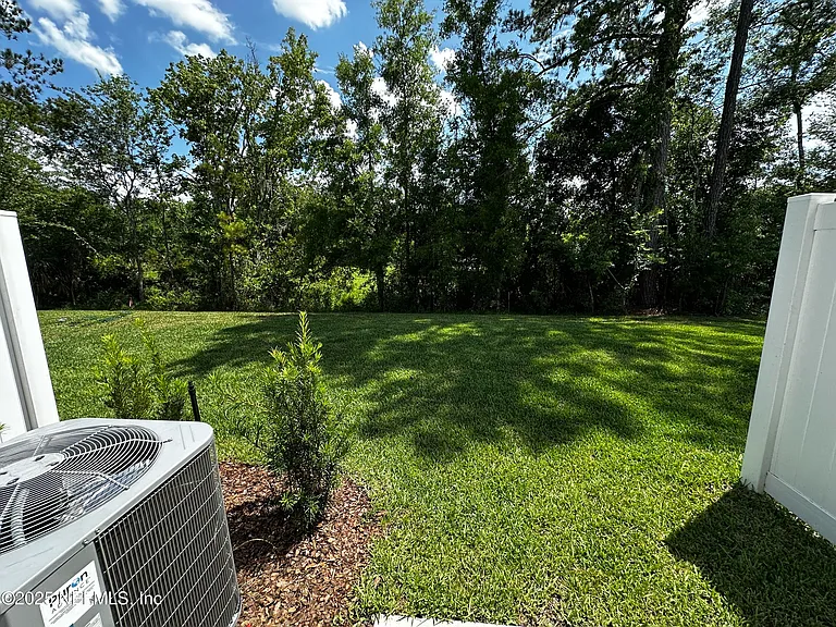 611 Holly Lakes Dr — Photo 36