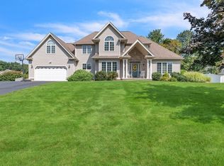 10 Waterford Dr, Westfield, MA 01085