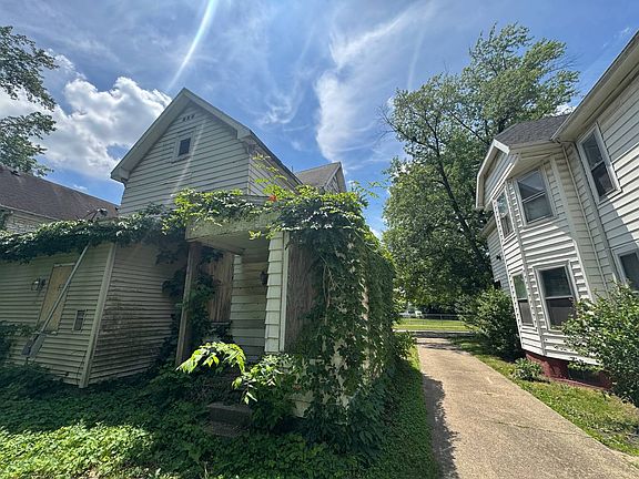 2nd image of 820 N 6th St